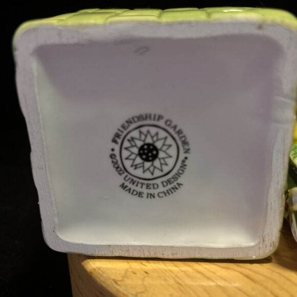 Friendship Garden Ceramic Fruit & Veg Box W Lid – 2002 United Design Trinket Box - Picture 4 of 4